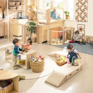 Salle pour nourrissons avec espace de change